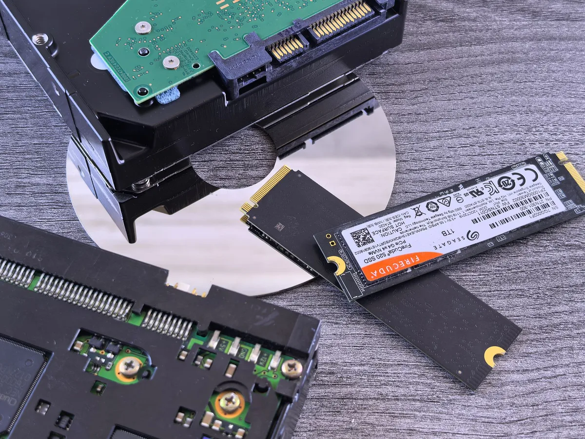 SSD temperature monitoring
